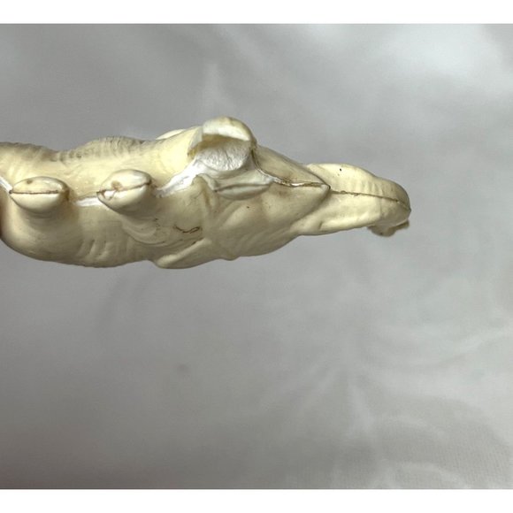 Vintage Set of 2 White Resin Elephant Figurines Trunks Up Lucky Elephants - Picture 8 of 9